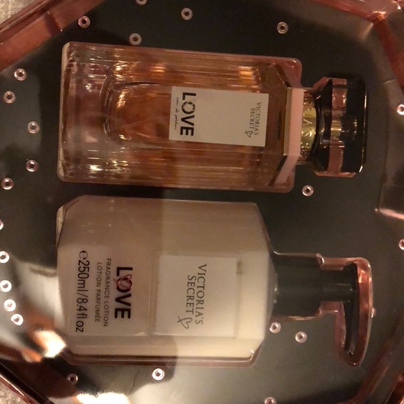 VS LOVE GIFTSET - Picture 3 of 3